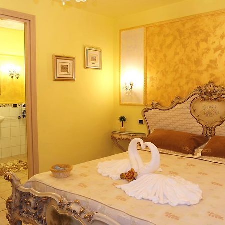 Hotel La Dea Hestia à Bosa Extérieur photo