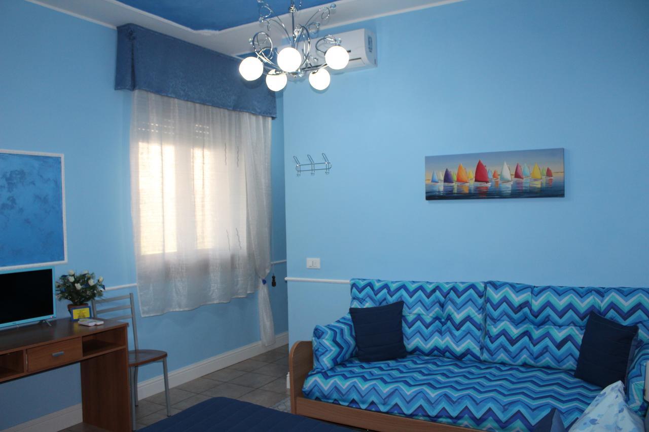 Hotel La Dea Hestia à Bosa Extérieur photo